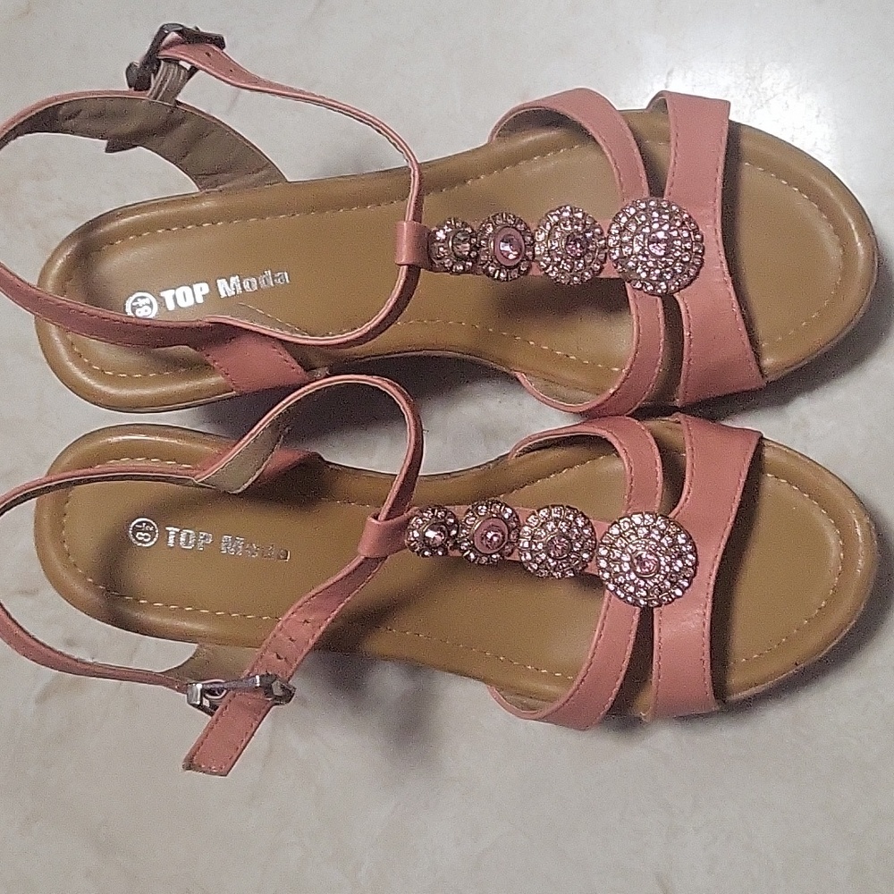 Pink high-heel platform sandals. Size 8.5. Brand is Top Moda